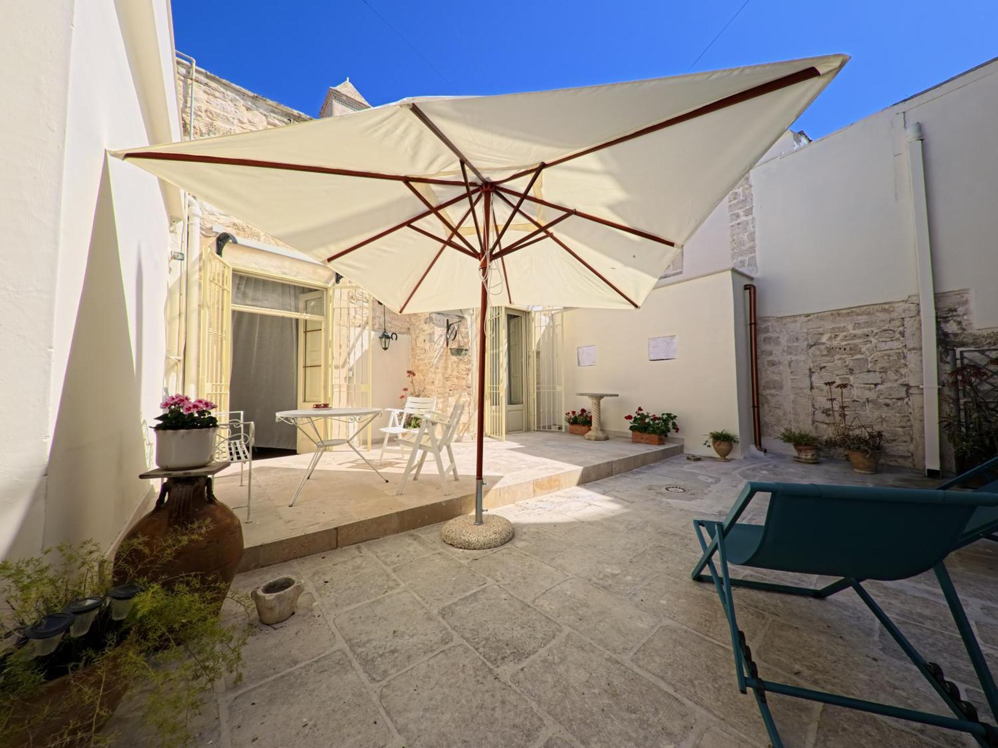 Palazzo Framarino dei Malatesta Giovinazzo Esterno foto